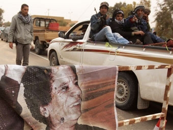 Войските на Кадафи обстрелват Бенгази