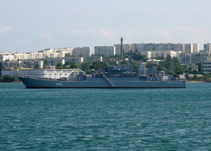 Украинският кораб за евакуация вече е в Триполи  