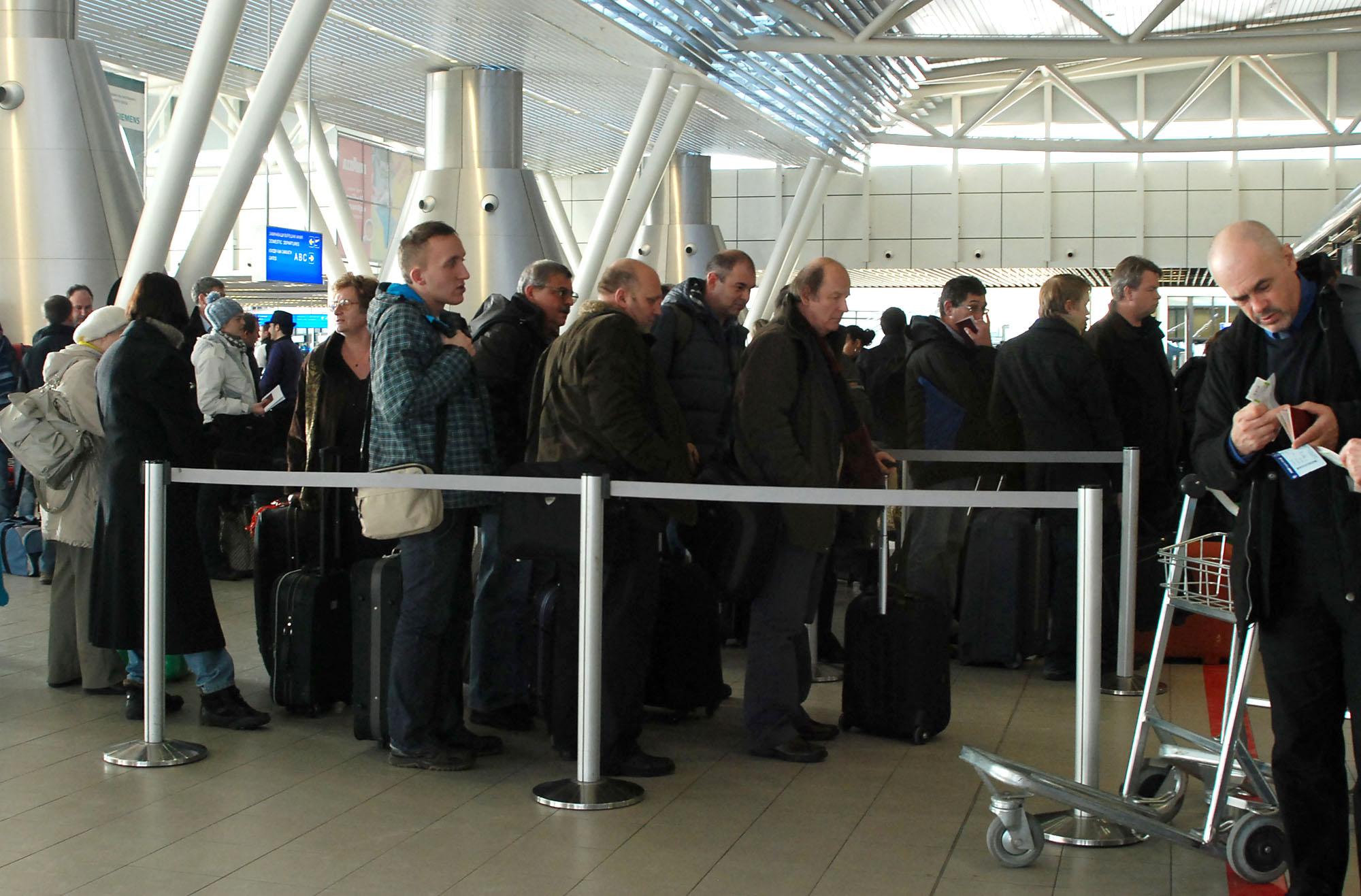 На летище София ограбвали по схема пътниците, има ужилени евродепутати и дипломати