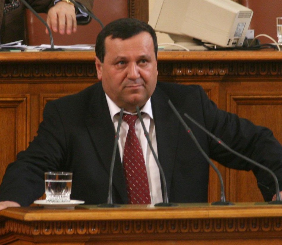 Дебати в парламента по оставката на Митрева