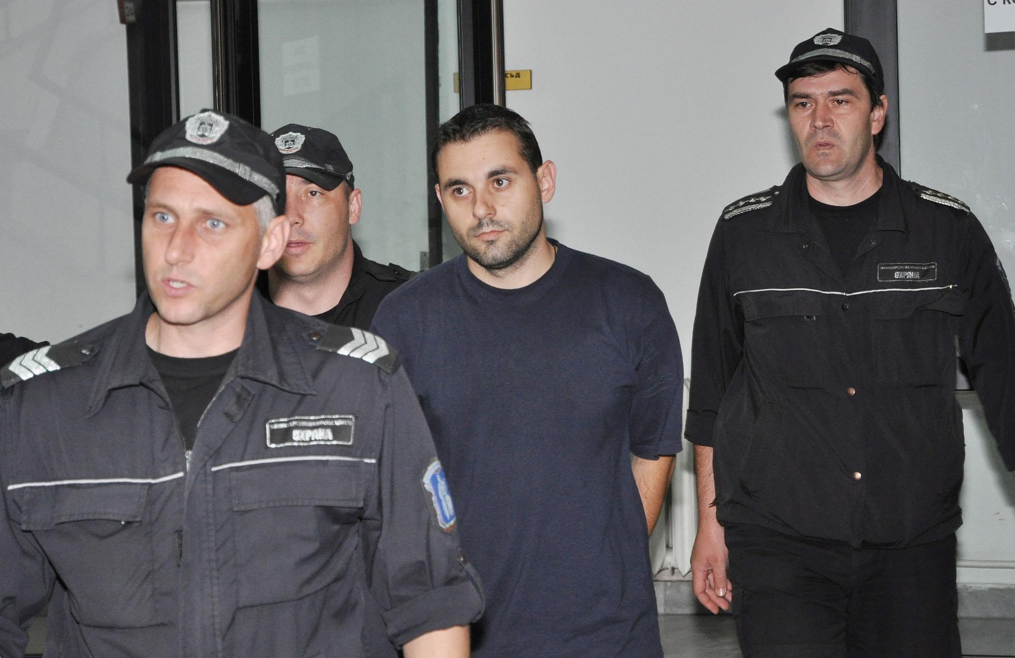 Съдът в Благоевград гледа мярката на дознател-крадец на пари