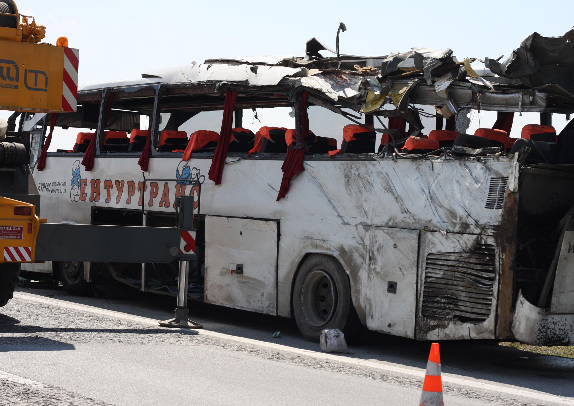 Пуснаха срещу 5000 лева шофьора на автобуса-убиец