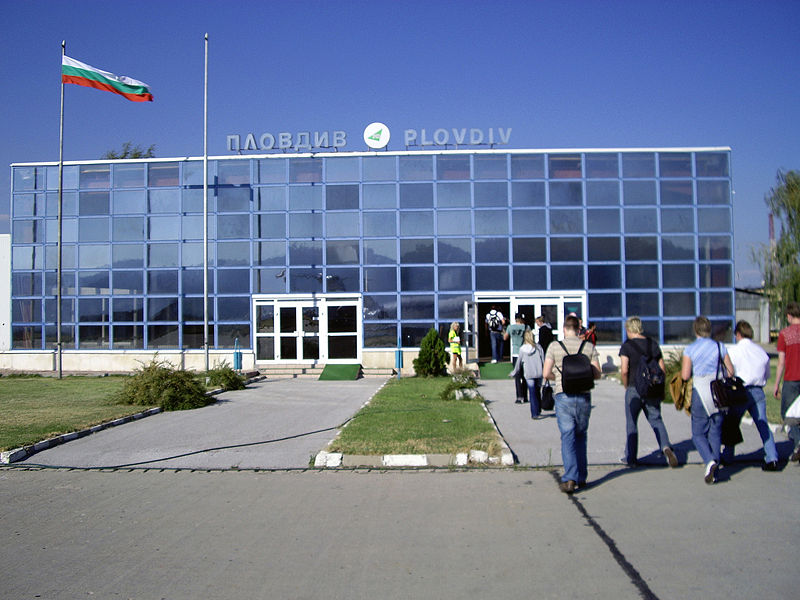 Новият терминал на летище Пловдив се пропука