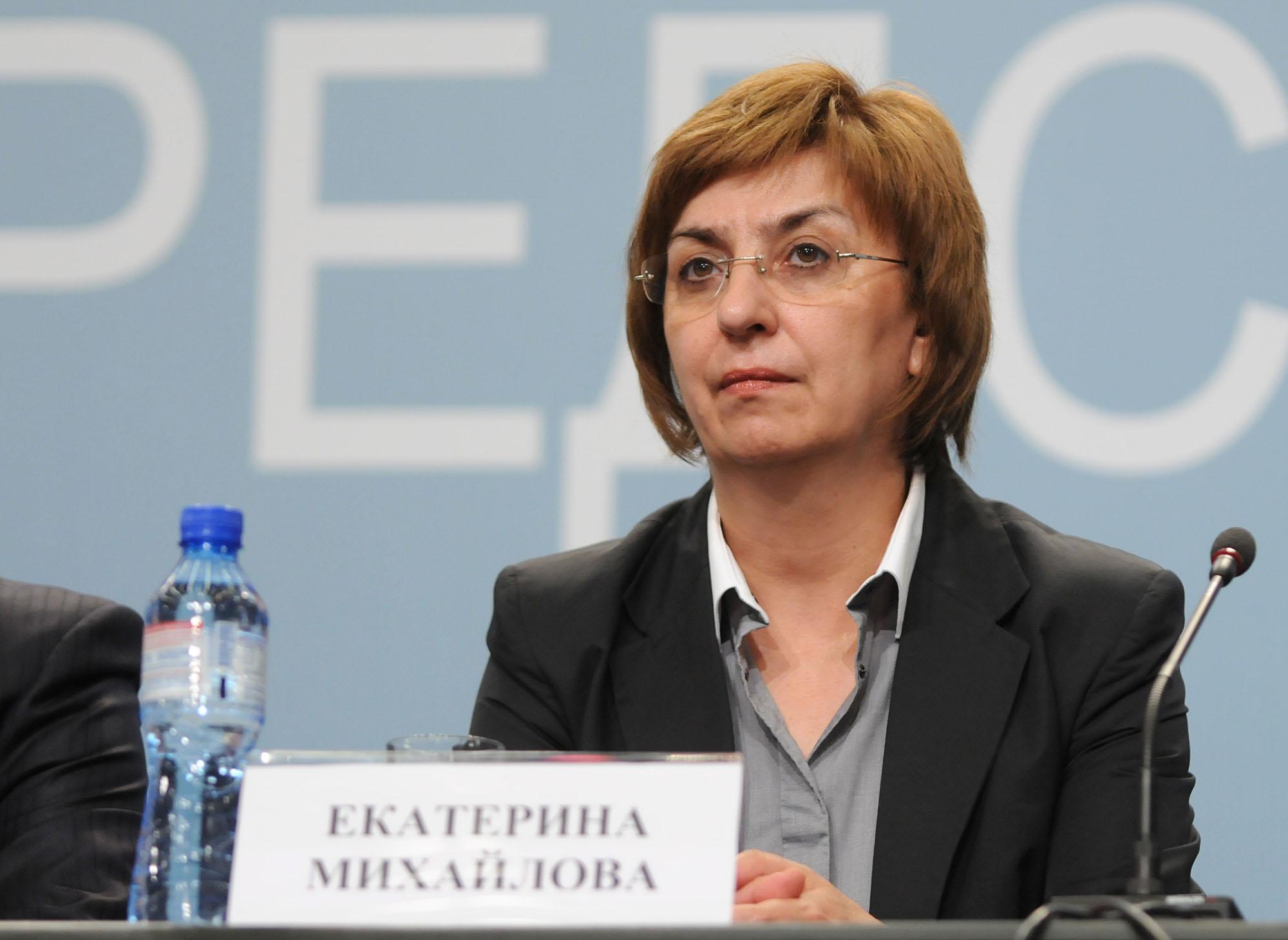 Екатерина Михайлова: Конституционни промени спасяват съдебната система от смърт