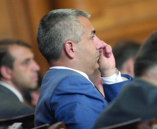 Камен Петков: На всеки три месеца ще пренасочвам субсидията си към различни партии 