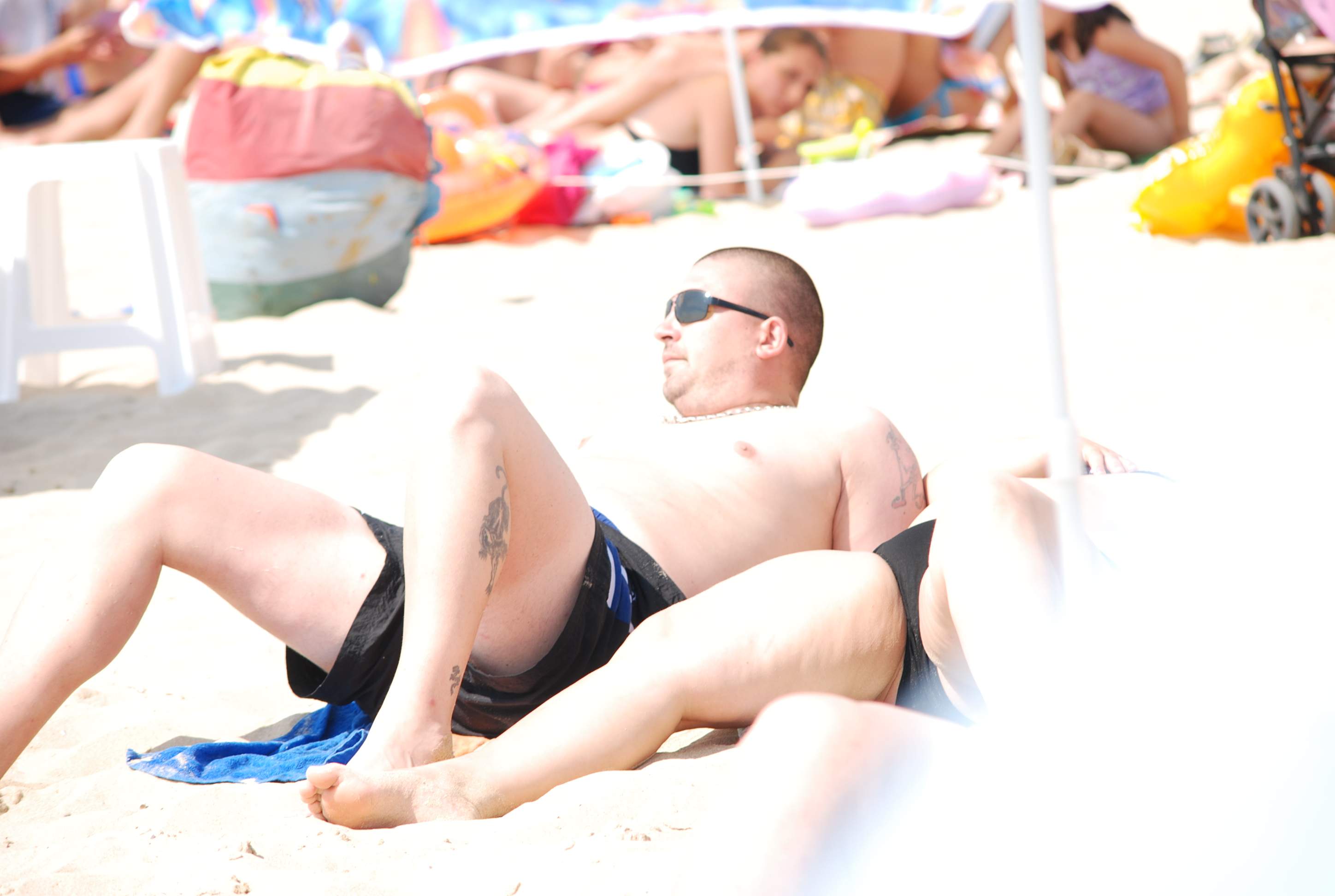 Нов скандал в Слънчев бряг - мутри гонят хората от плажа!