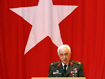 Турската армия остана без старшите си генерали
