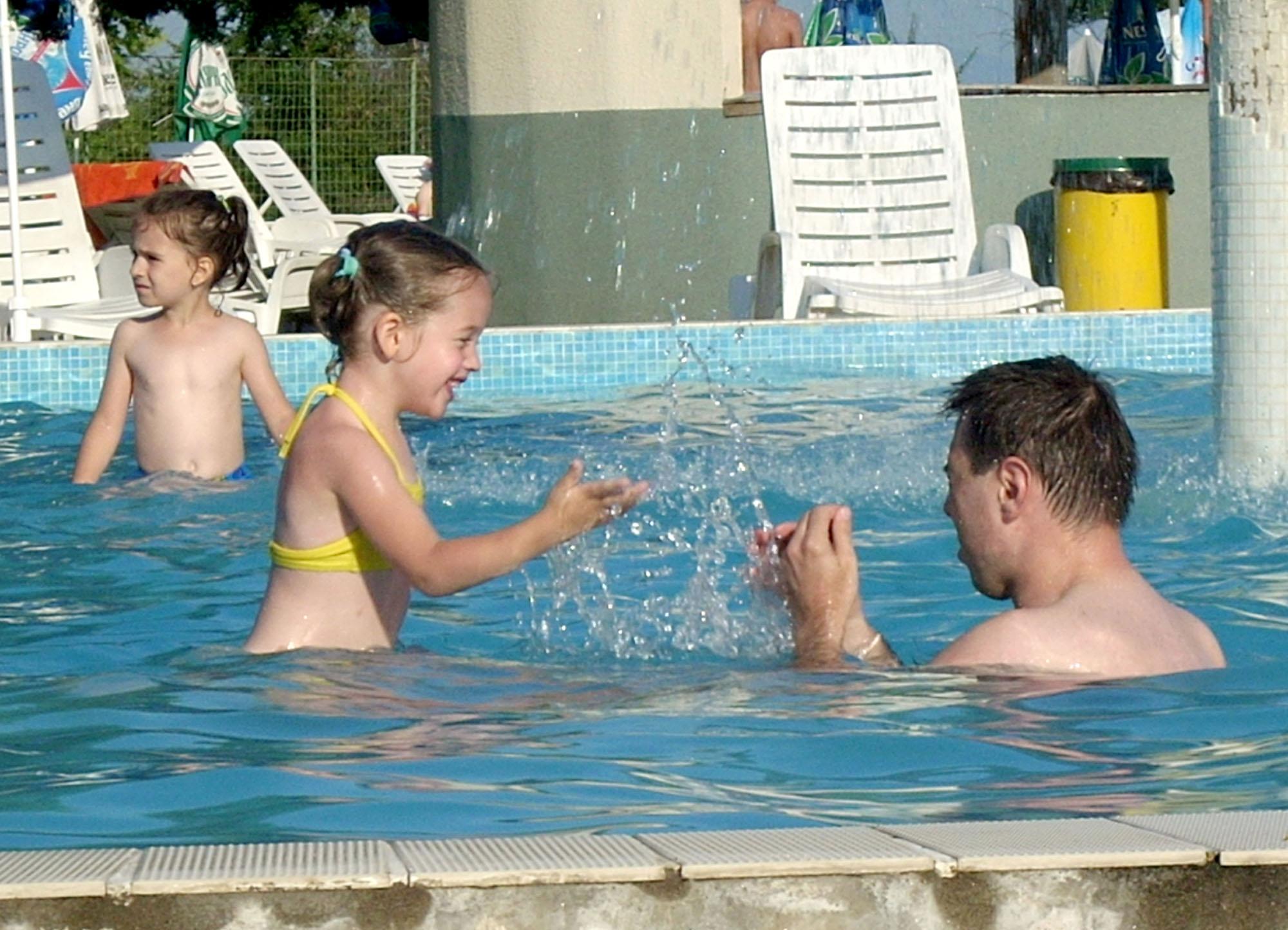 Страшен инцидент: 8-годишно момченце потъна в басейн край Разлог, а гост на хотела…