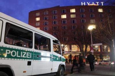 Арестуваха двама за подготвяна бомбена атака в Берлин
