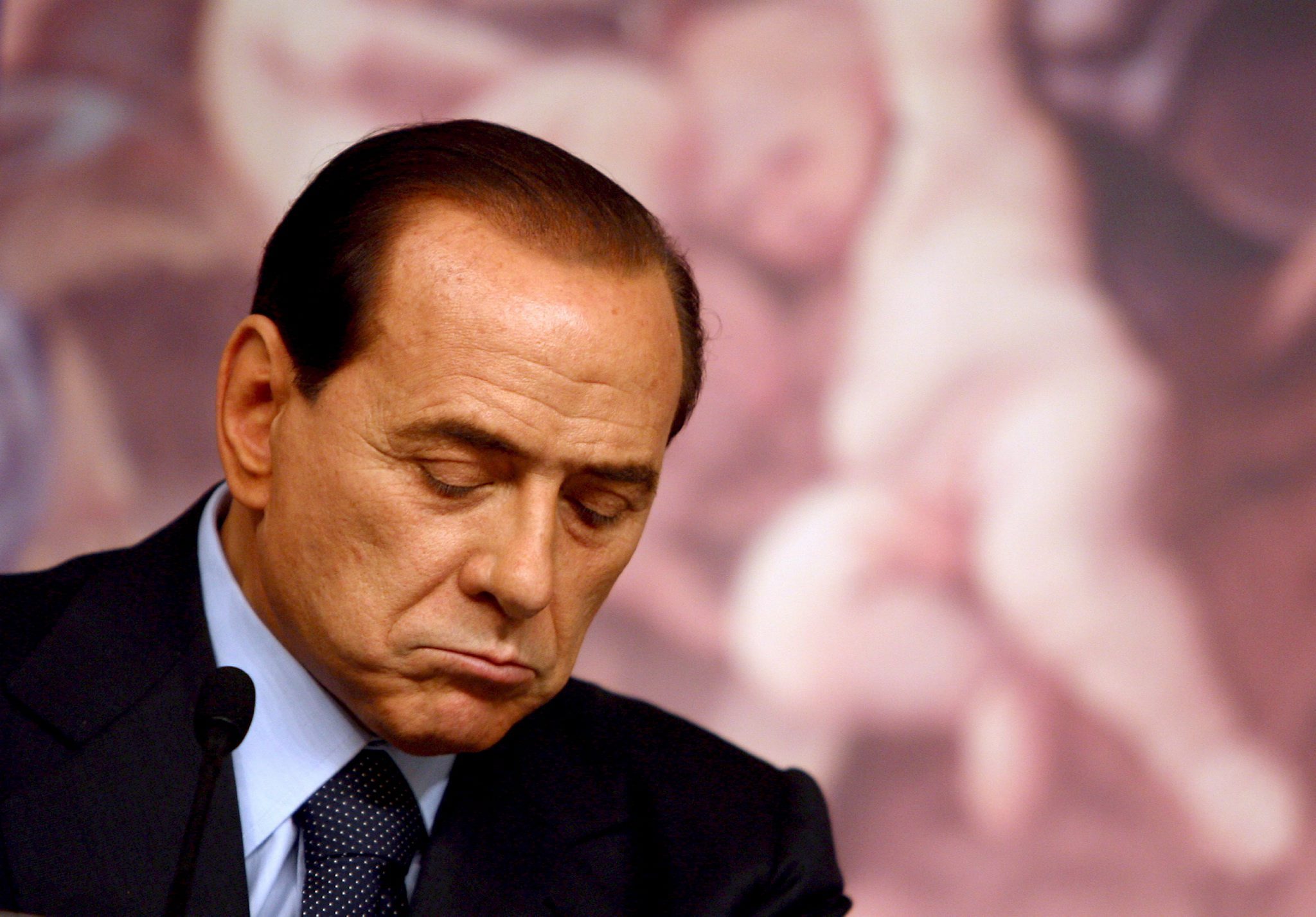 Берлускони подаде оставка