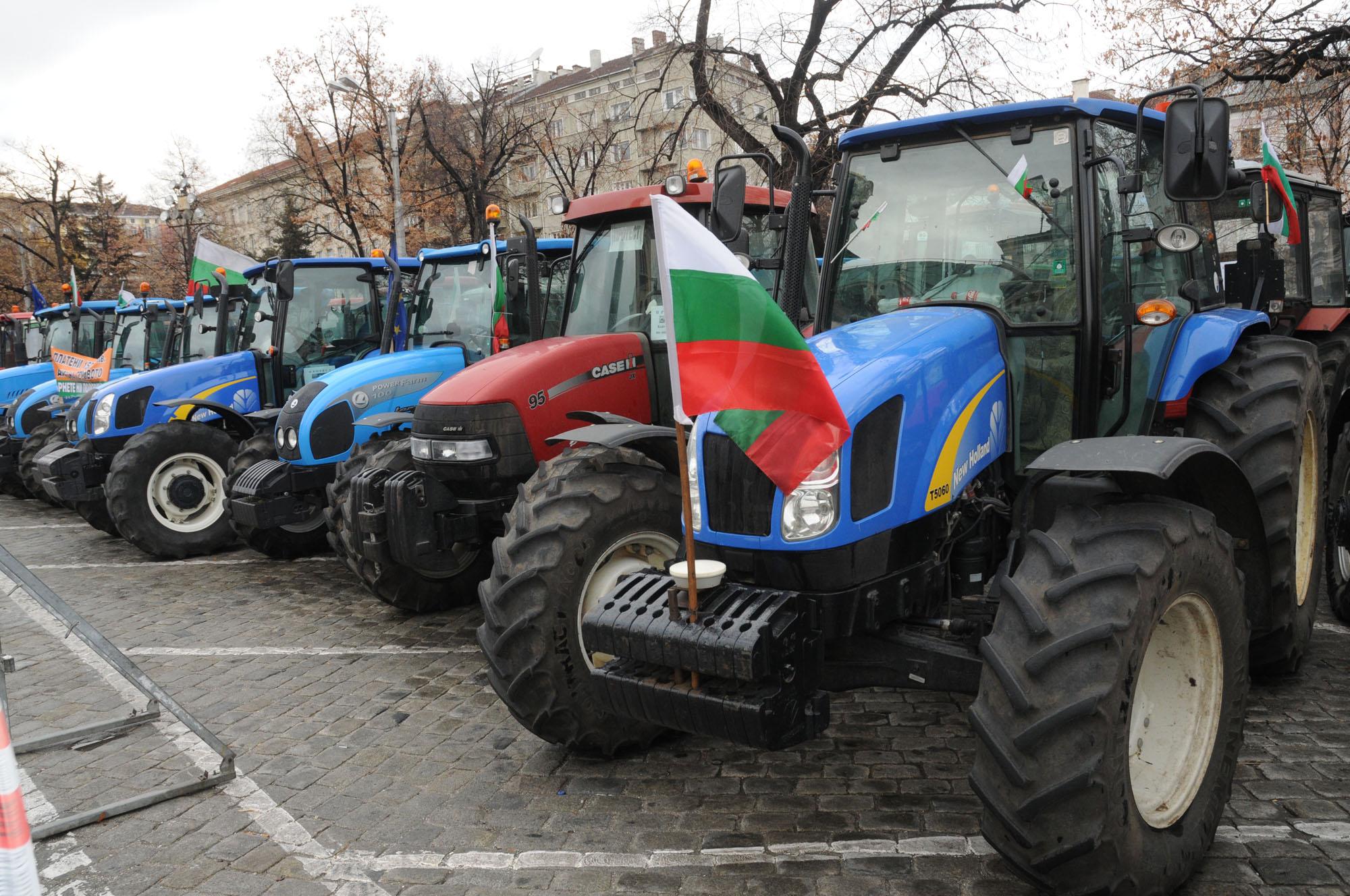 Тракторите си тръгват - без протести до 31 януари