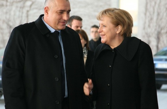 Борисов преговаря с Меркел за БДЖ