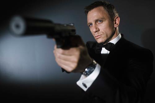 Даниел Крейг в още пет филма като Агент 007