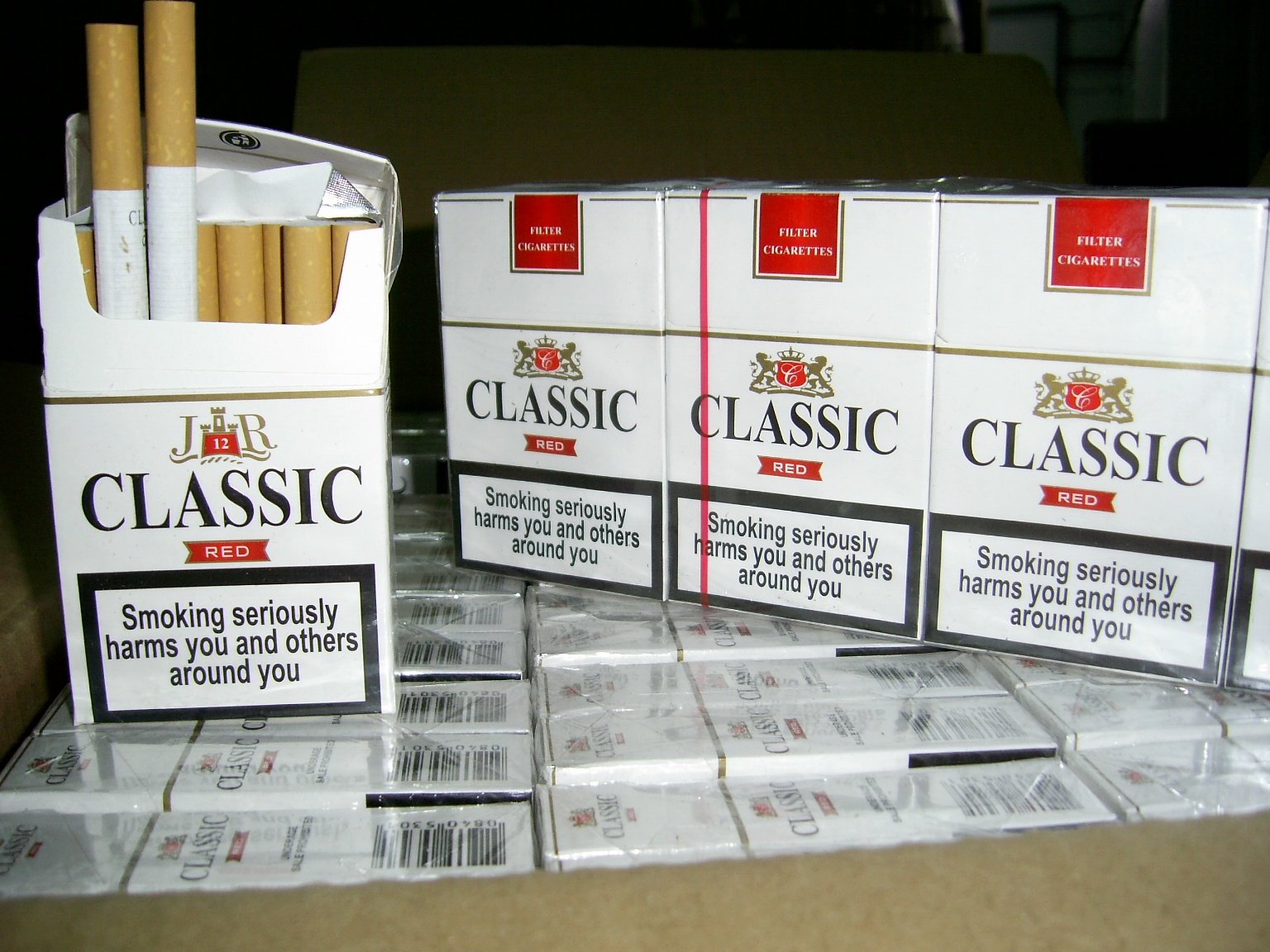 3 000 кутии цигари хванаха митничарите на &quot;Калотина&quot;