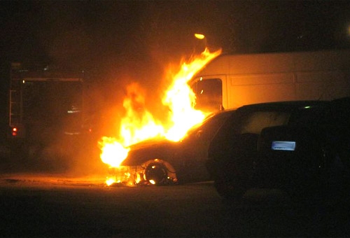 Още два автомобила горяха в София