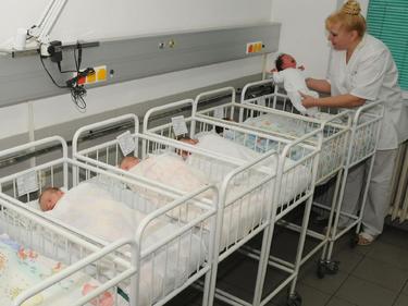 19-годишна роди тризнаци в Сливен