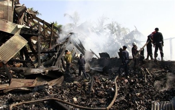 17 убити при взрив в Мианмар 