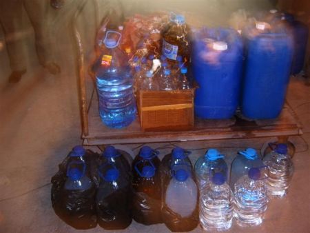 Апаши задигнаха 367 литра домашна ракия