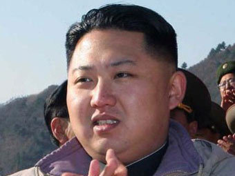 Ким Чен Ун провъзгласен за военен „гений сред гениите”