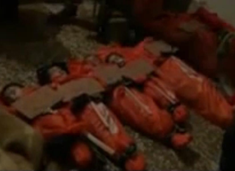 Потресаващо видео: Войници на Башар Асад убиха осем малки деца (18+)