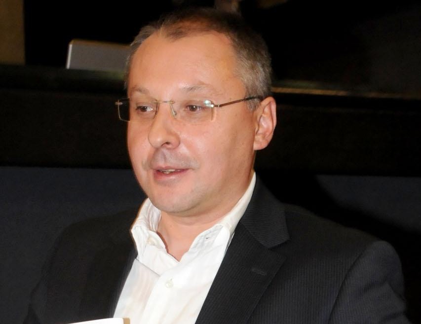 Станишев не одобрява манията за икономии на евродесницата 