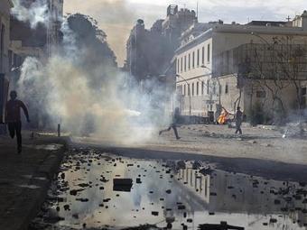 Над 1000 души пострадаха при безредици в Кайро