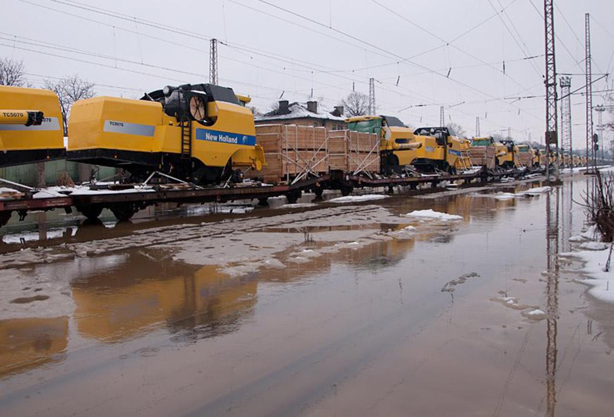 Отводняват ЖП гарата и локомотивното депо в Димитровград 