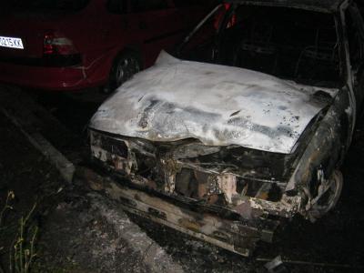 Запалиха автомобила на брата на Сиджимата