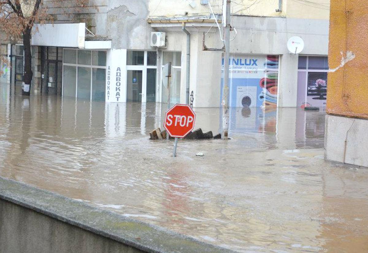 Потопът блокира работата на съда в Харманли