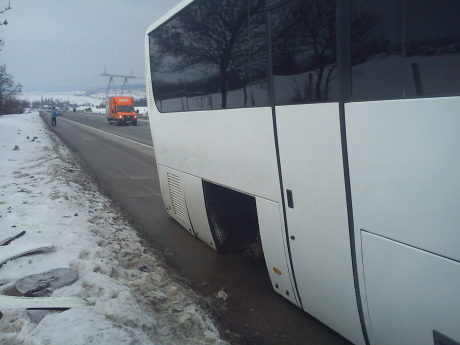 Автобус се разпадна в движение на магистрала &quot;Тракия&quot;