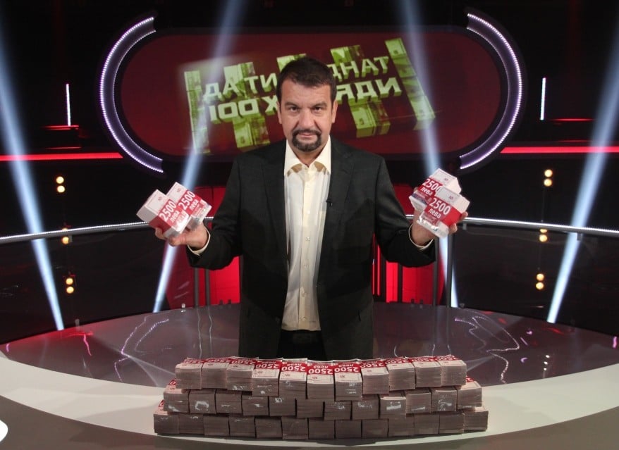 Ники Кънчев е водещият в телевизионната игра „Да ти паднат 100 хиляди”