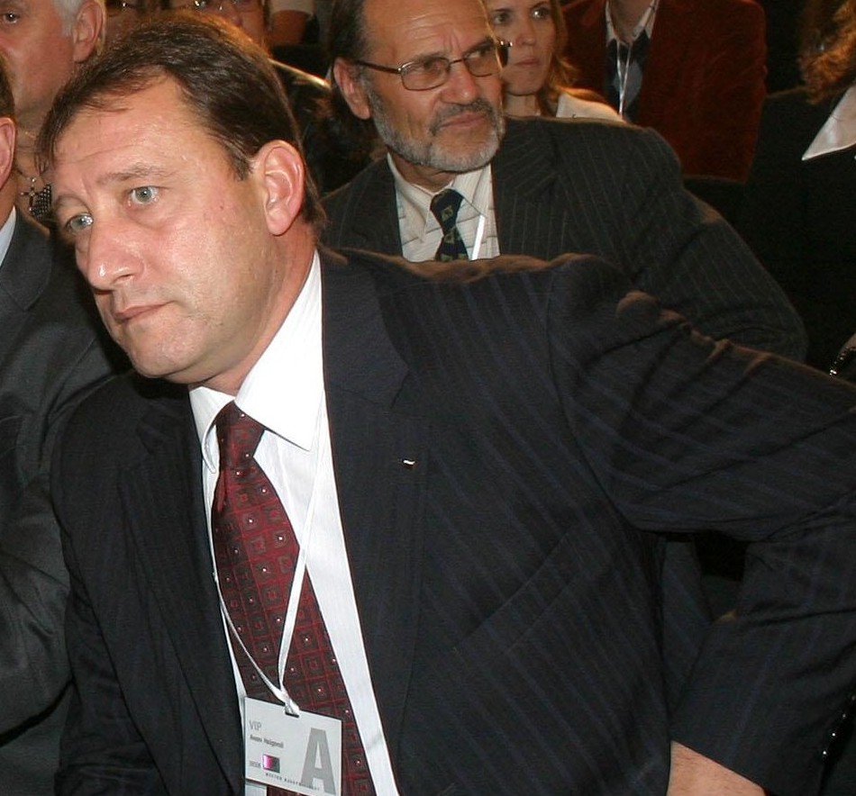 БСП поиска оставките на Найденов и Константинов