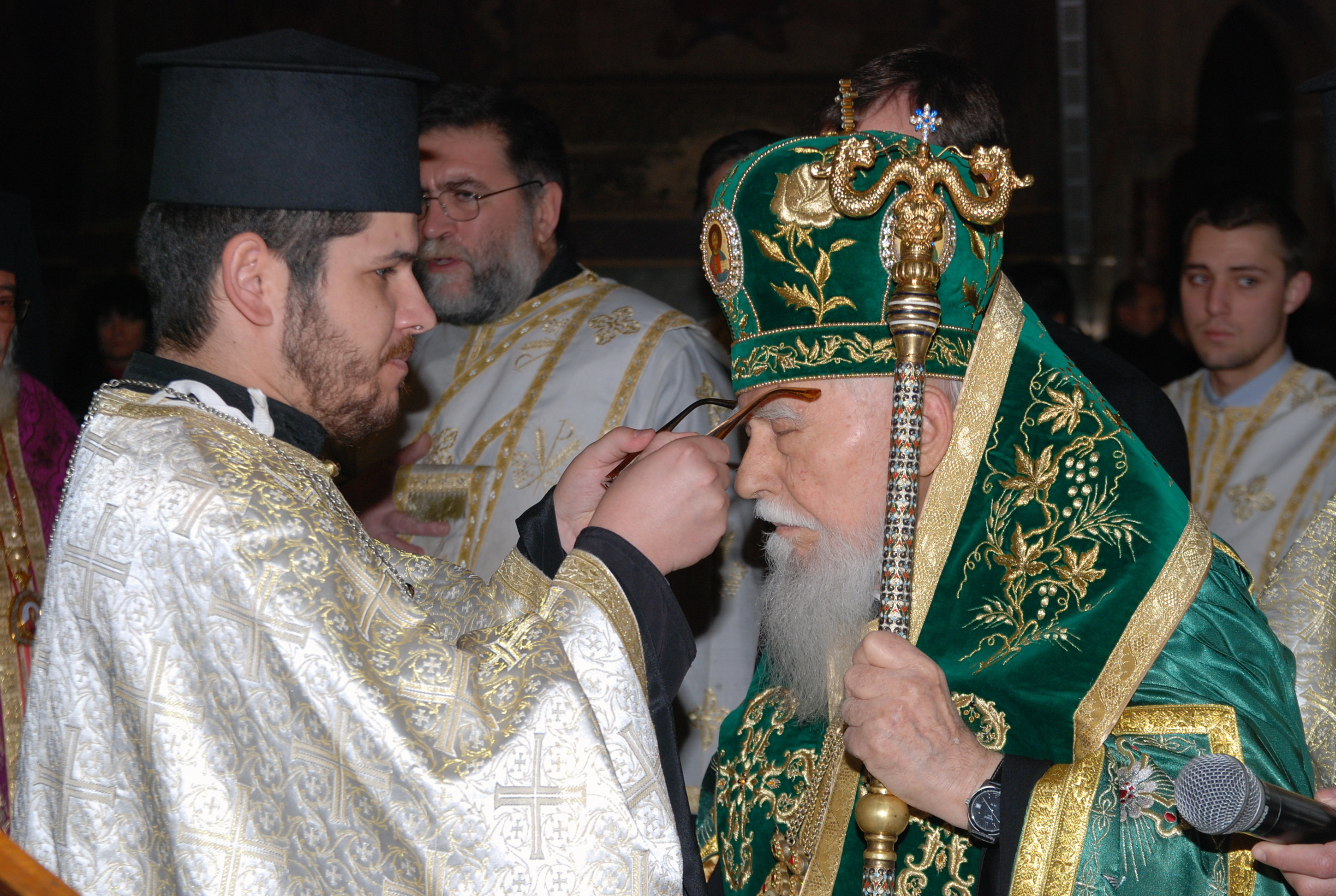 Отец Любомиров Попов: Досието на Максим е било унищожено, когато е станал патриарх