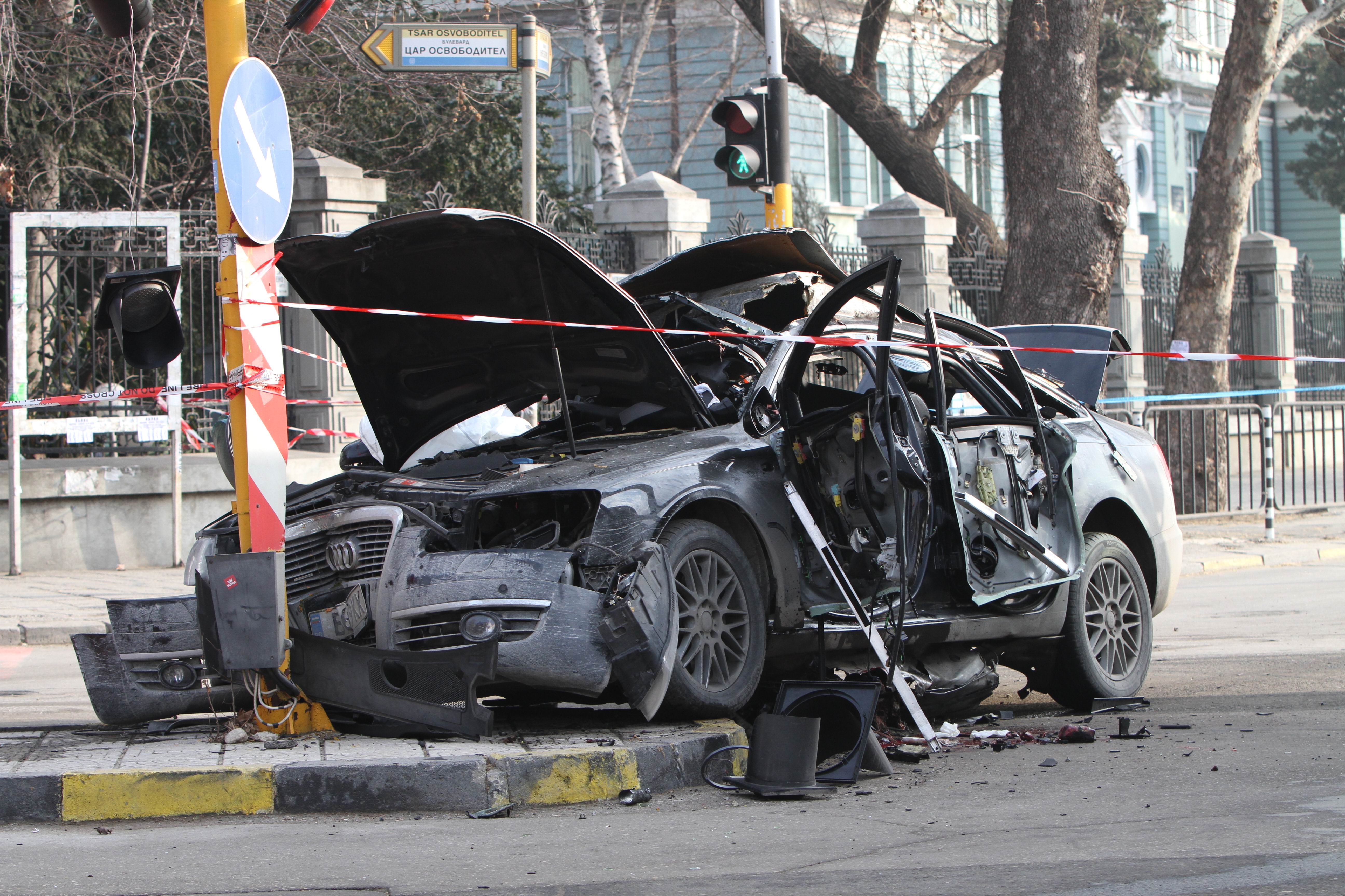 Вижте шокиращи снимки от взрива във Варна