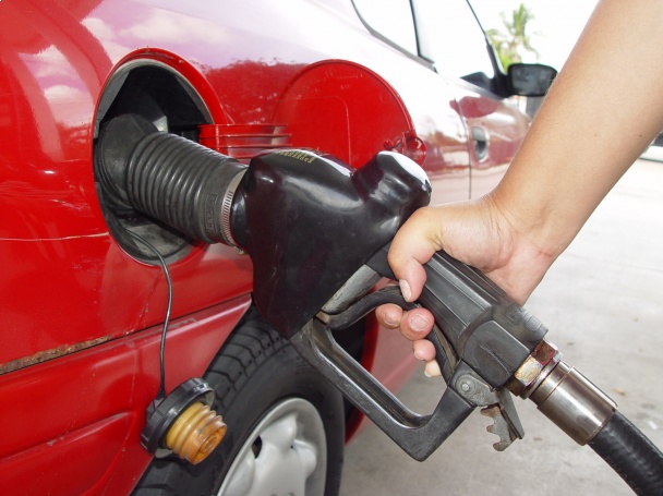 Икономиката е пред шок от ударното поскъпване на горивата