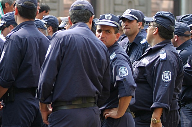 Полицаите отново на протест