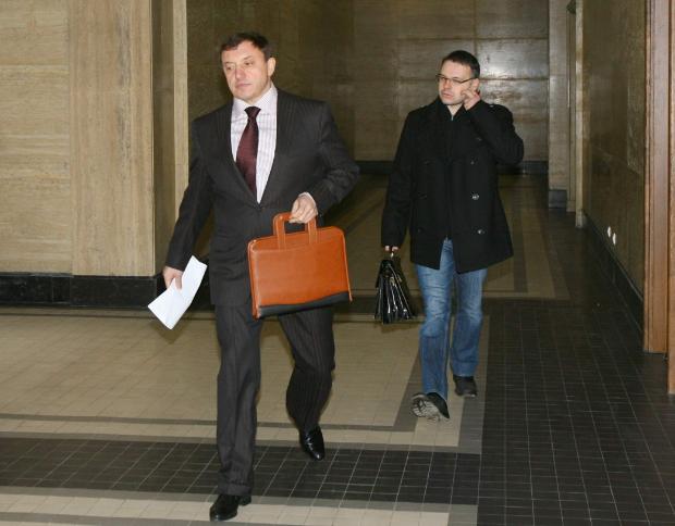 Алексей Петров вземал бизнесмени за заложници