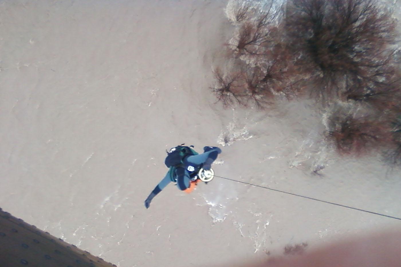 Хеликоптер търси изчезналото семейство в язовир Ивайловград 