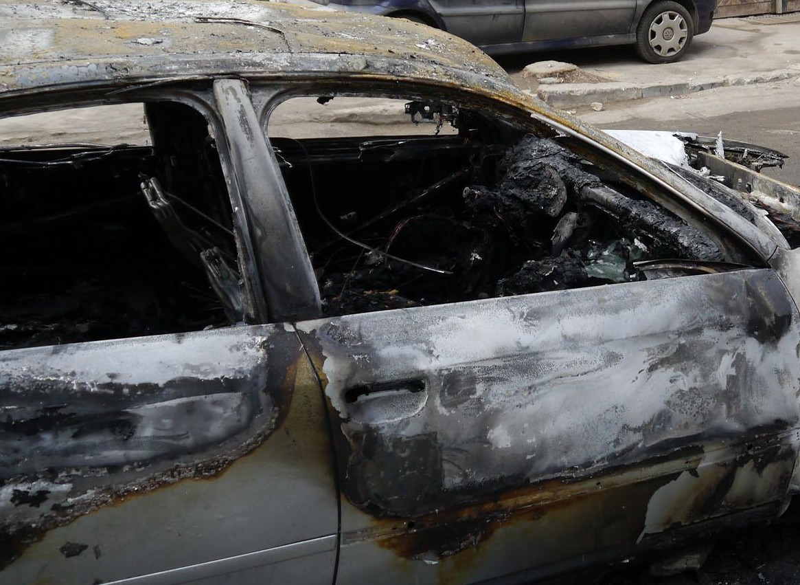 Две коли изгоряха в Бургас 
