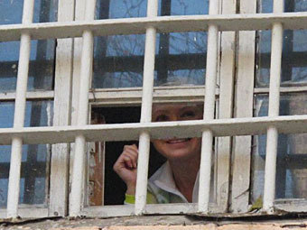 Тимошенко отказва да носи затворническа униформа и да работи като шивачка