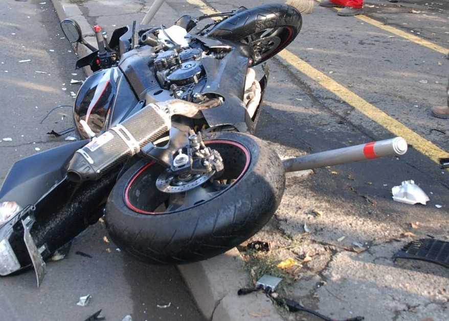 Млад моторист загина при катастрофа