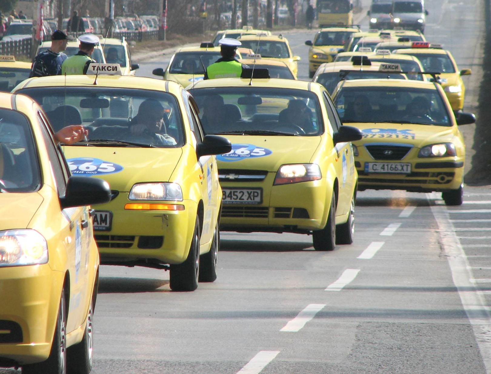 Таксиджии излязоха на протест
