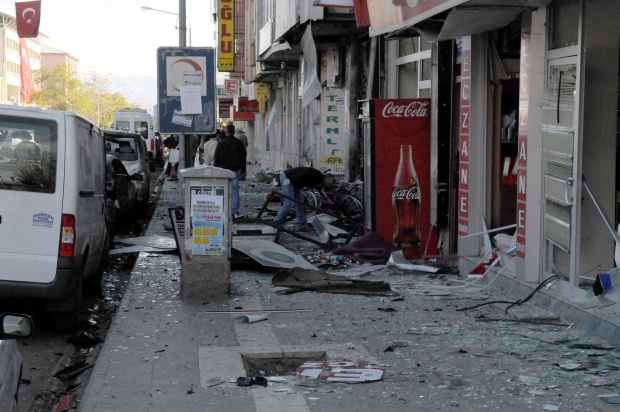 Четири експлозии разтърсиха Истанбул