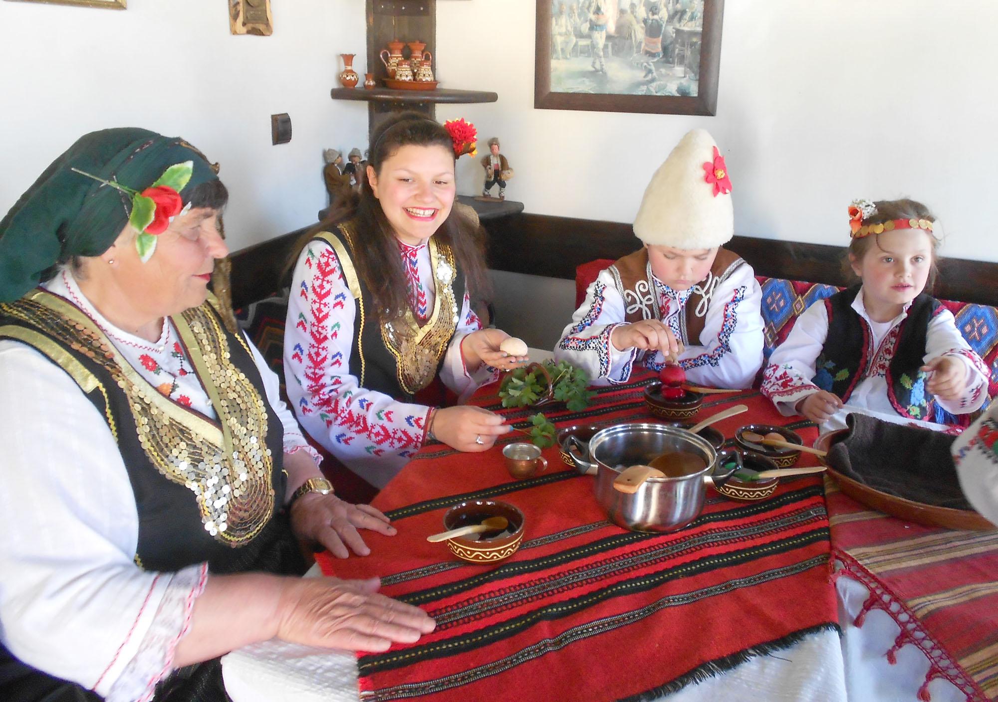57% от българите празнуват Великден