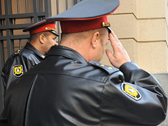 Руските полицаи вече няма да козируват на гражданите