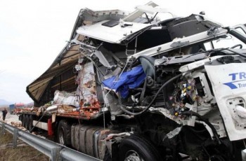 Шофьор изгоря в катастрофа с наш ТИР в Румъния