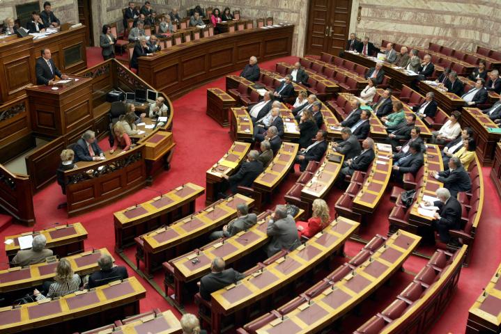 Гърция гласува, политиците планират нов вот през юни