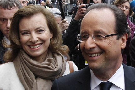 Оланд дърпа с 5% пред Саркози