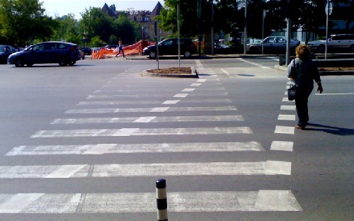 За 2 часа – 2 жени пометени на пешеходни пътеки в София