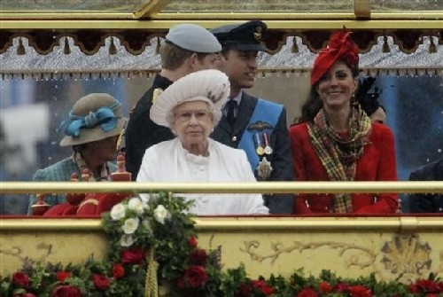 Водният парад за Елизабет ІІ влезе Книгата на Гинес
